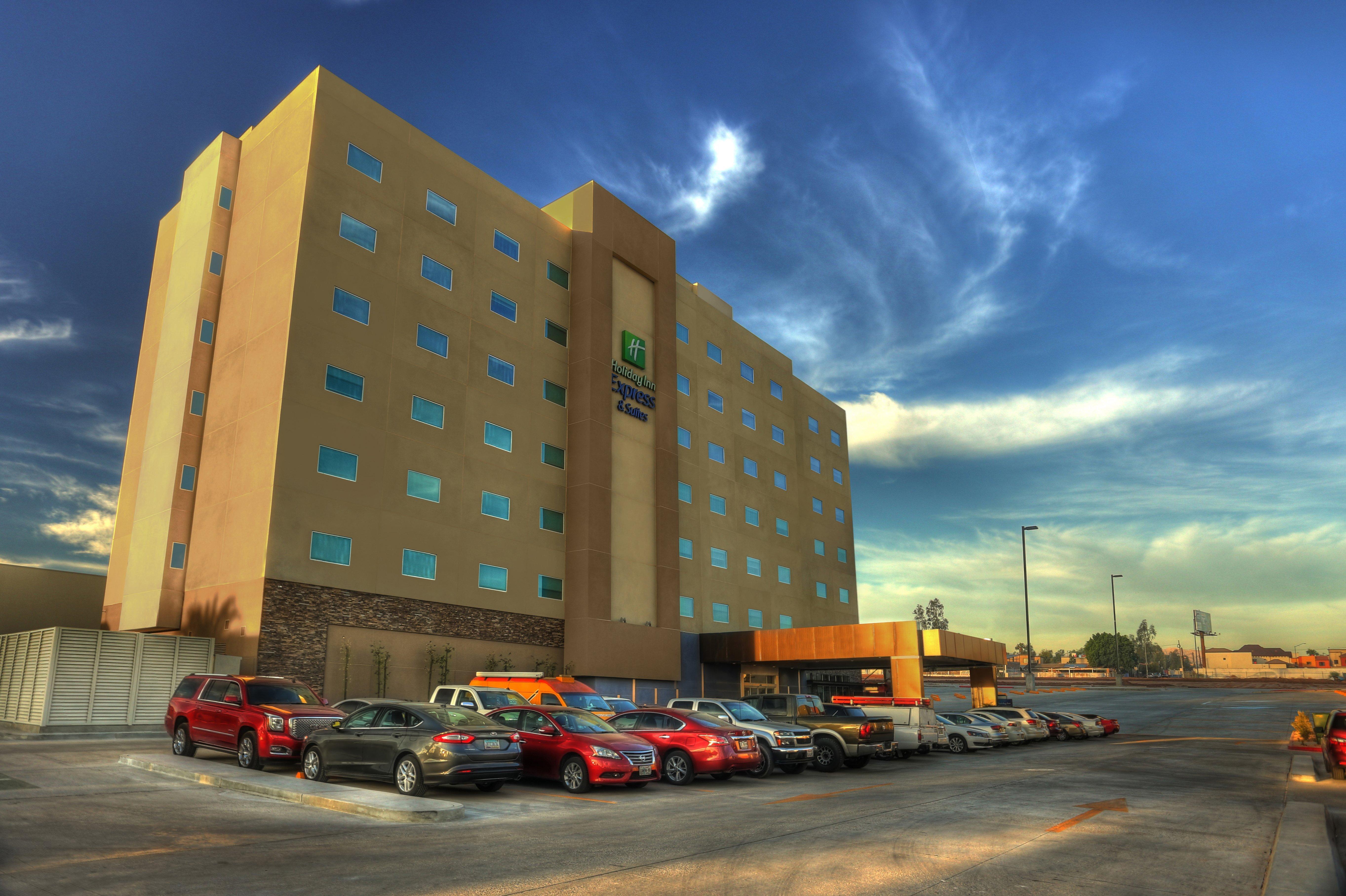 Holiday Inn Express & Suites Mexicali, An Ihg Hotel Экстерьер фото